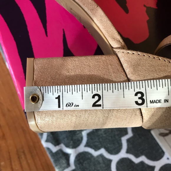 ⚡️🧜🏽♀️ Fioni Chunky Heel Sandals - Picture 3 of 8